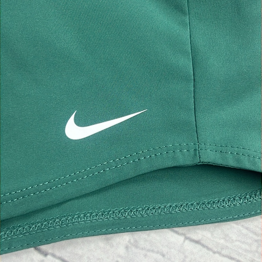 Nike Girls' Dri-FIT One High-Waisted Woven Training Shorts Size Large - Picture 6 of 11